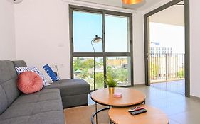 Yalarent Migdalor Apartments With Sea Views Tiberias